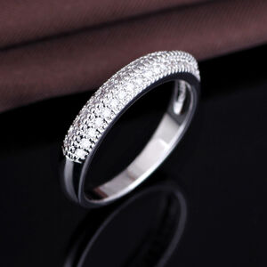 OLIVIE Strieborný prsteň s čírymi zirkónmi 2181 Veľkosť prsteňov: 5 (EU: 47 - 50) Ag 925; ≤2,8 g.