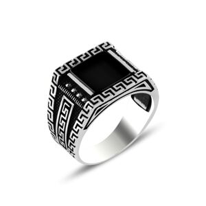 OLIVIE Pánský stříbrný prsten ONYX 5703 Veľkosť prsteňov: 9 (EU: 59-61) Ag 925; ≤7,6 g.