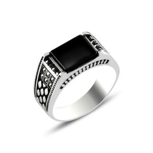 OLIVIE Pánsky strieborný prsteň ONYX 5704 Veľkosť prsteňov: 13 (EÚ: 71), Pohlavie: Pánske Ag 925; ≤7 g.