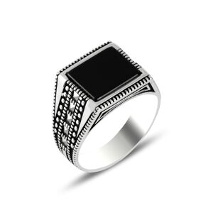 OLIVIE Pánský stříbrný prsten ONYX 5705 Veľkosť prsteňov: 12 (EU: 68-70) Ag 925; ≤8,4 g.